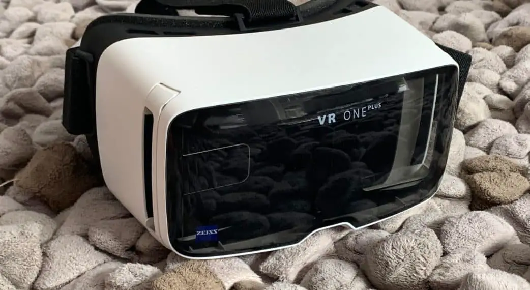 ZEISS-VR-ONE-Plus-