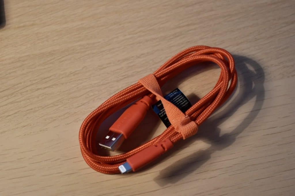 IKEA LILLHULT USB-A auf Apples Lightning Anschluss