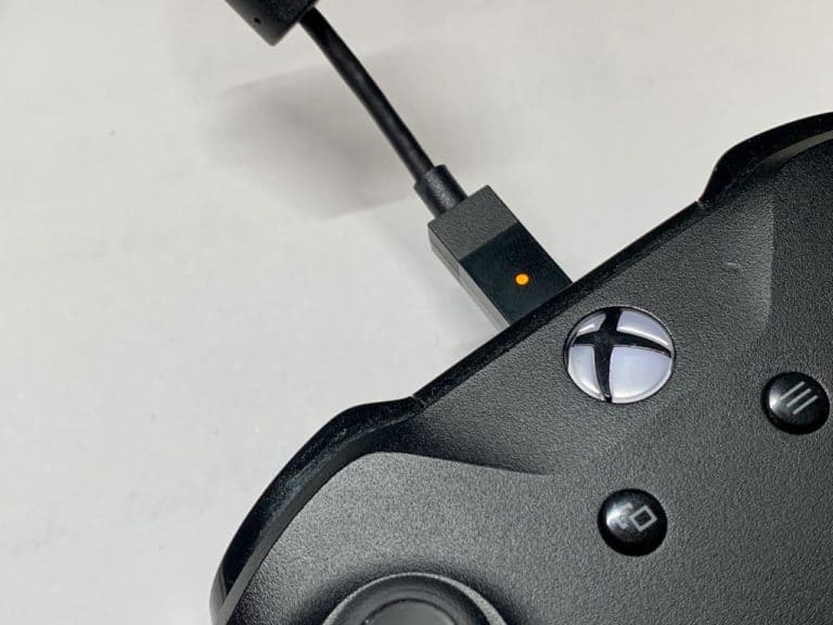 Microsoft Xbox One Play & Charge Kit