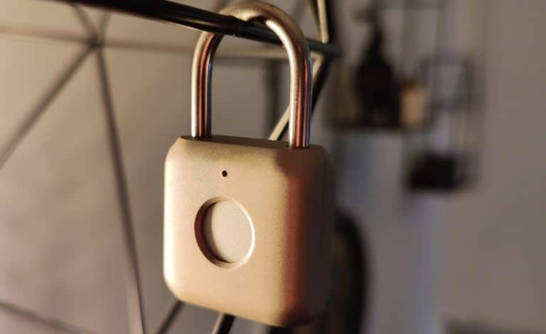 Smartes Vorhängeschloss mit Fingerabdrucksensor – Testbericht
