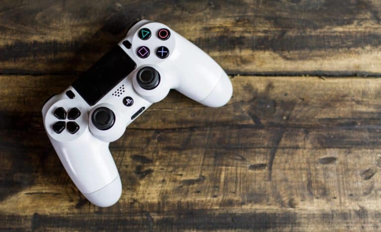 Plötzlich ist die PS4 laut – So reinigst du den Lüfter der PS4 richtig