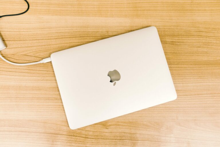 Wie Sie Ihr MacBook mit USB-C aufladen können
