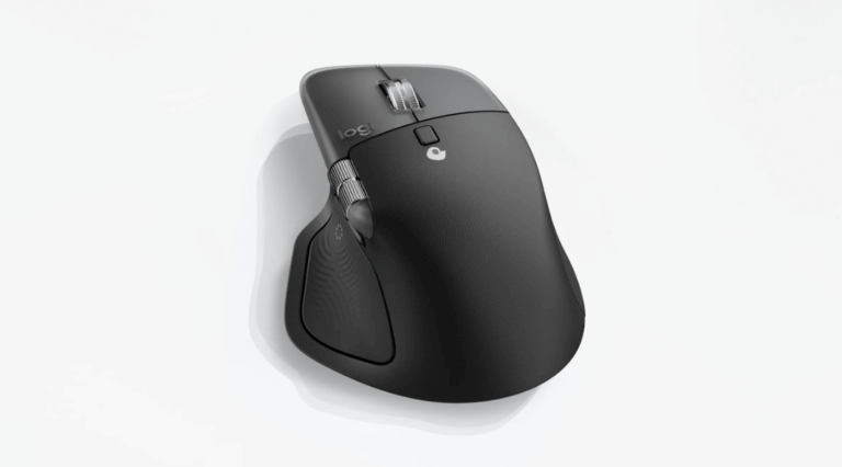 Schwarze Logitech kabellose Computermaus mit ergonomischem Design und mehreren Tasten.